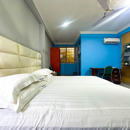 Triple Hill Hotel Weija Екстер'єр фото