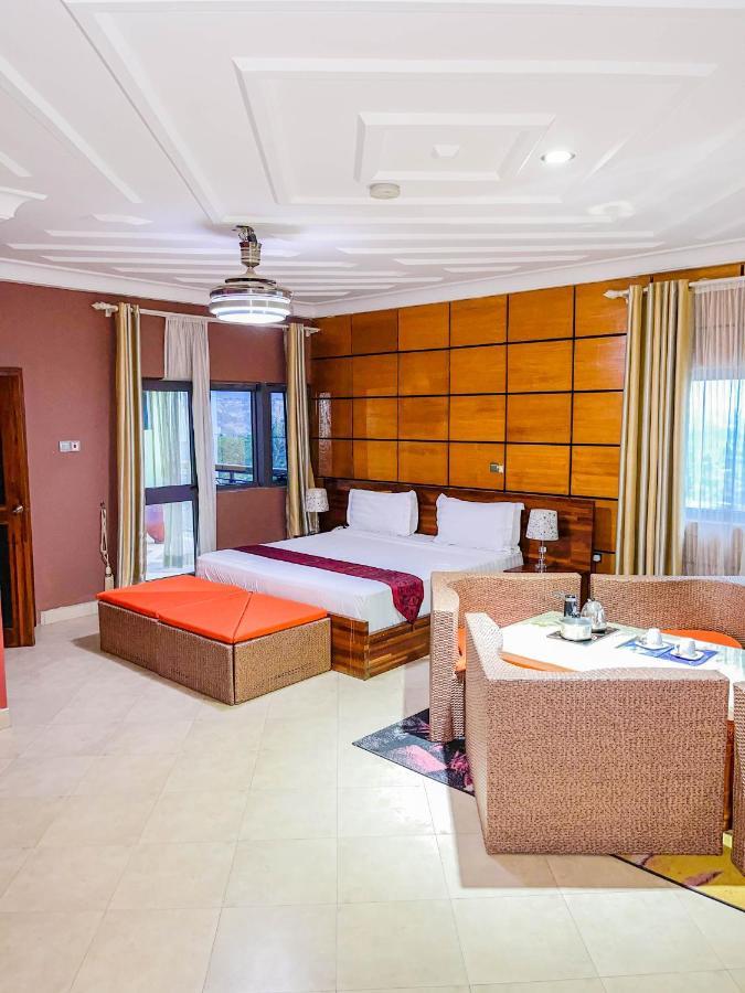 Triple Hill Hotel Weija Екстер'єр фото