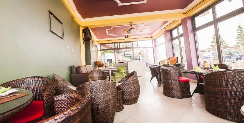 Triple Hill Hotel Weija Екстер'єр фото