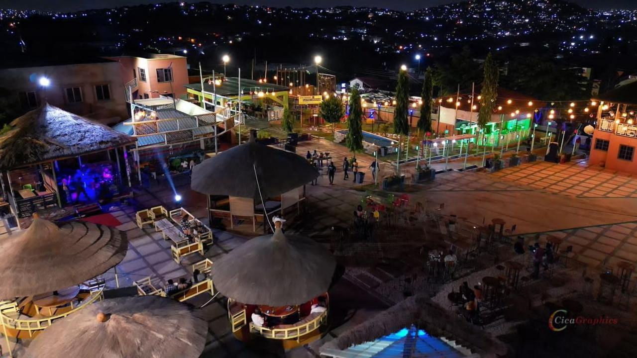 Triple Hill Hotel Weija Екстер'єр фото