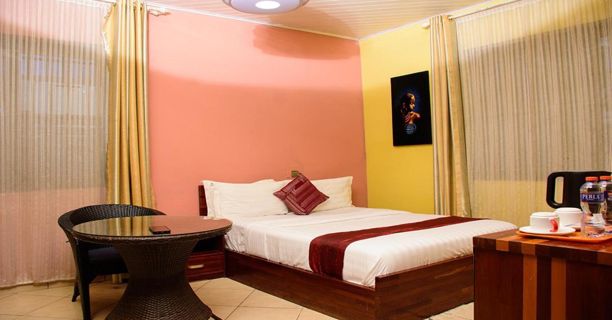 Triple Hill Hotel Weija Екстер'єр фото