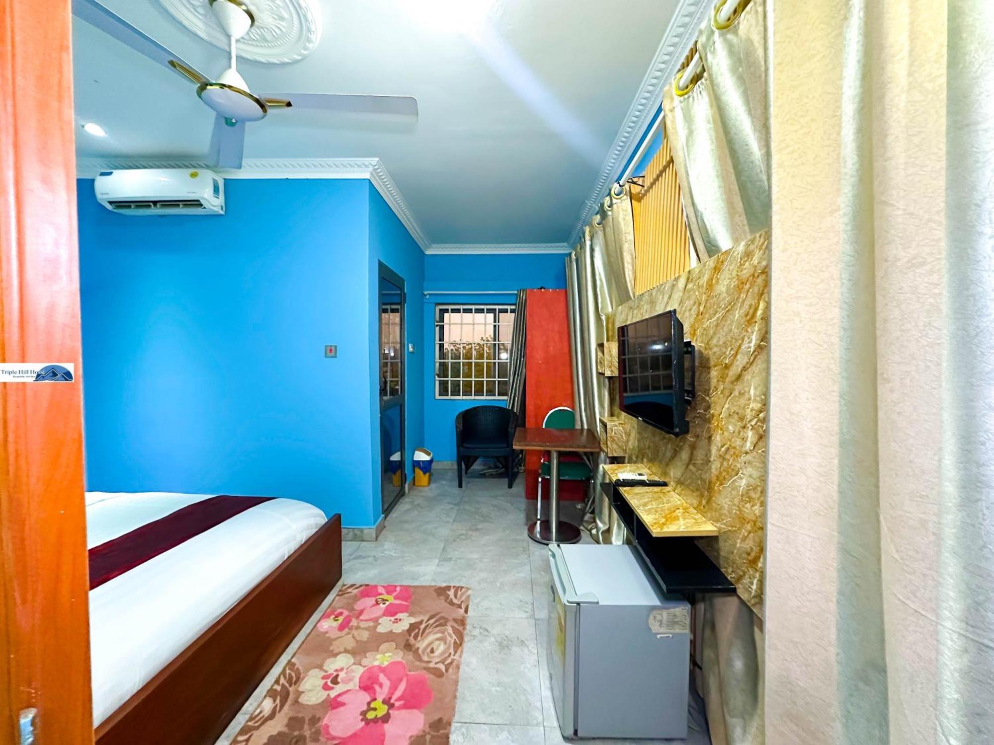Triple Hill Hotel Weija Екстер'єр фото