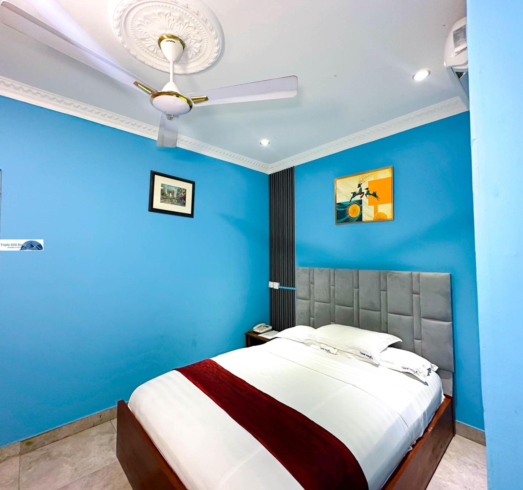 Triple Hill Hotel Weija Екстер'єр фото