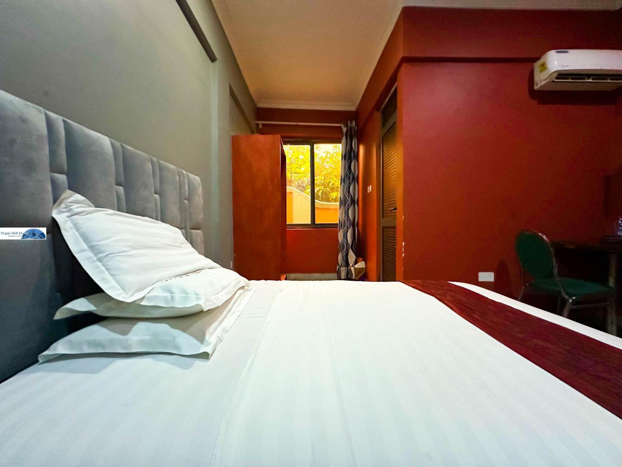 Triple Hill Hotel Weija Екстер'єр фото